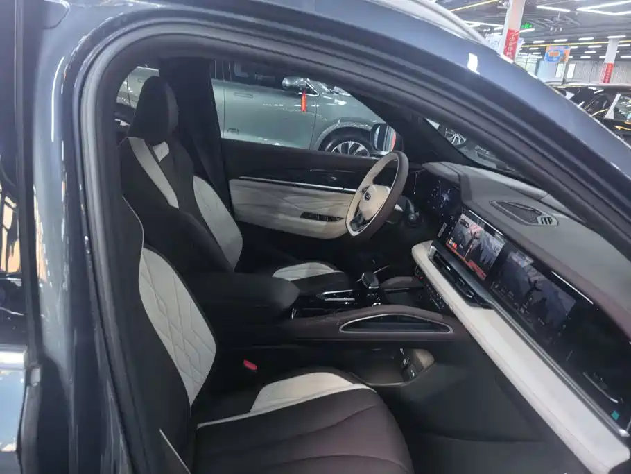 Geely Xingyue L — миниатюра 8