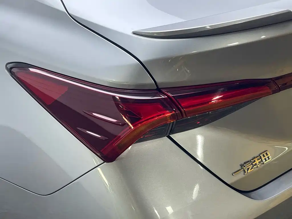 Toyota Avalon — миниатюра 12