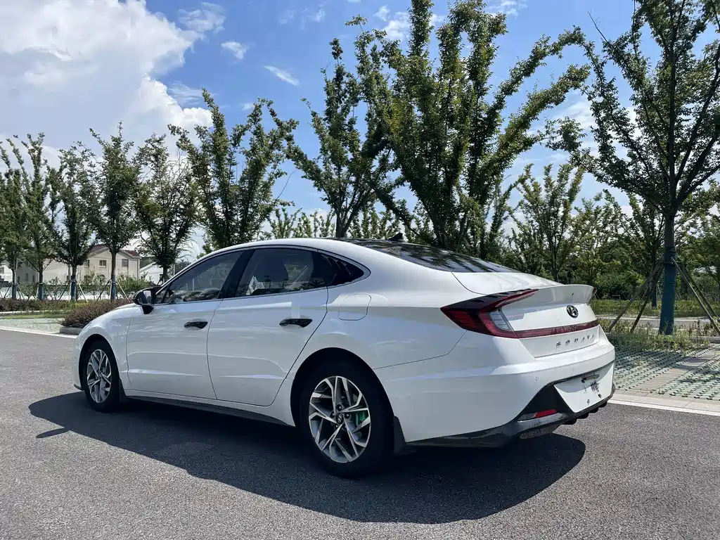 Hyundai Sonata — миниатюра 6