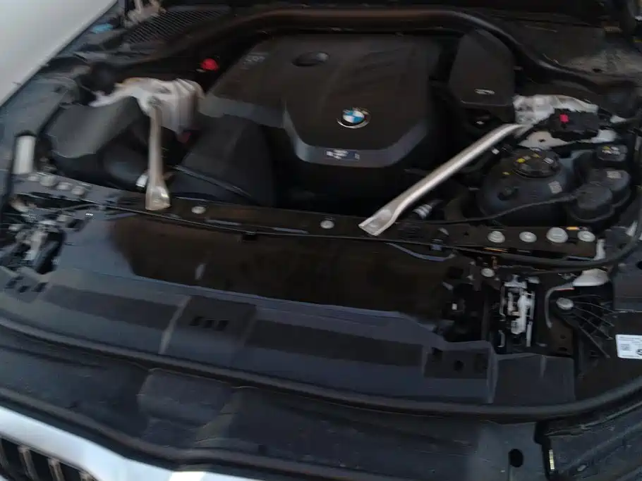 BMW 5 Series — миниатюра 10