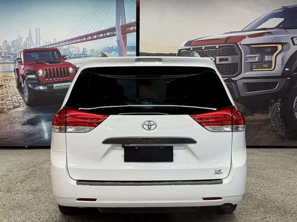 Toyota Sienna 2013 3.5L AT