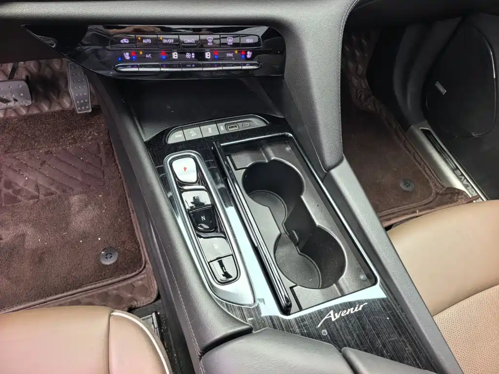 Buick Enclave — миниатюра 18