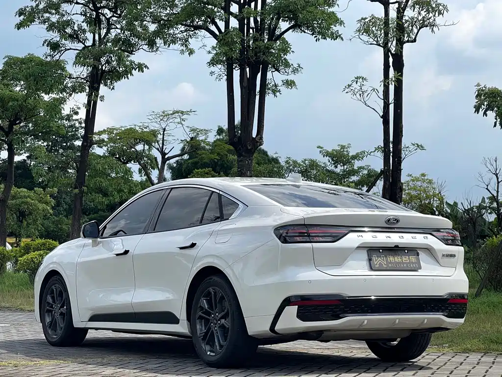 Заказать Ford Mondeo 2026 года за 3 915 661 ₽  из Китая