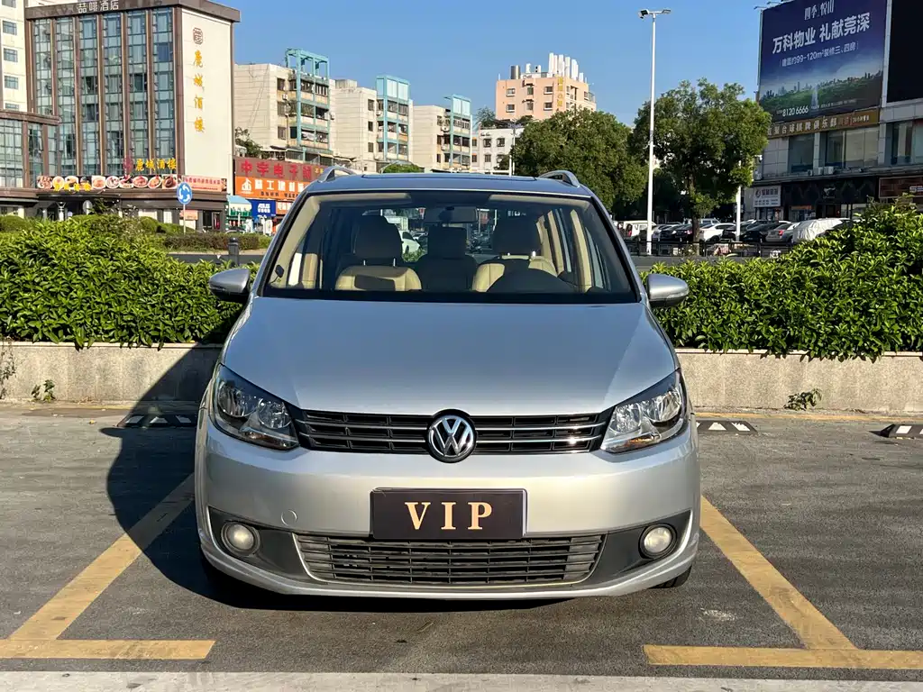 Volkswagen Touran — миниатюра 2