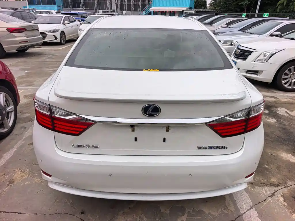 Lexus ES — миниатюра 5