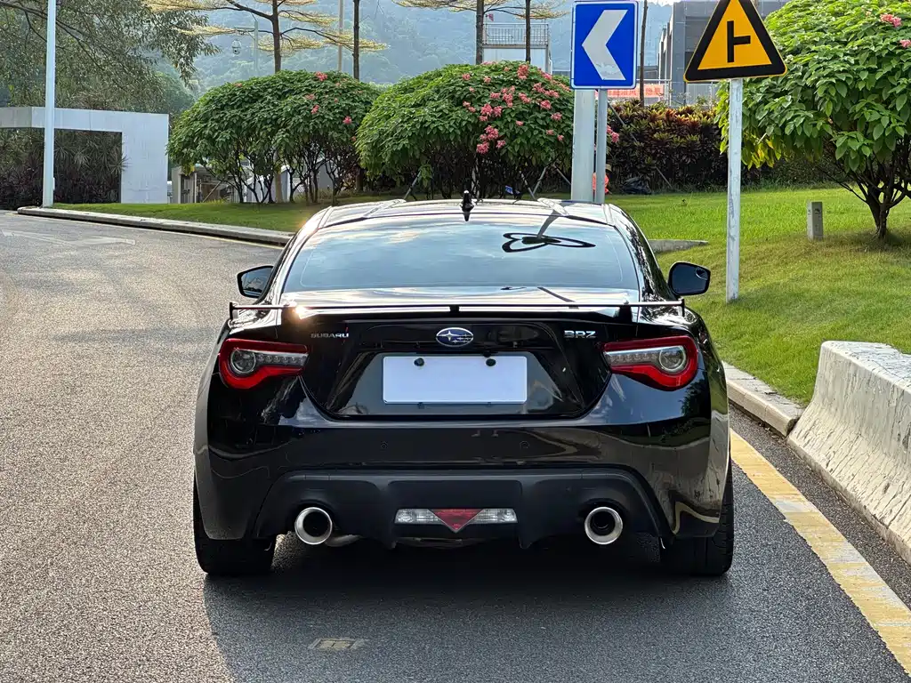 Subaru BRZ — миниатюра 6