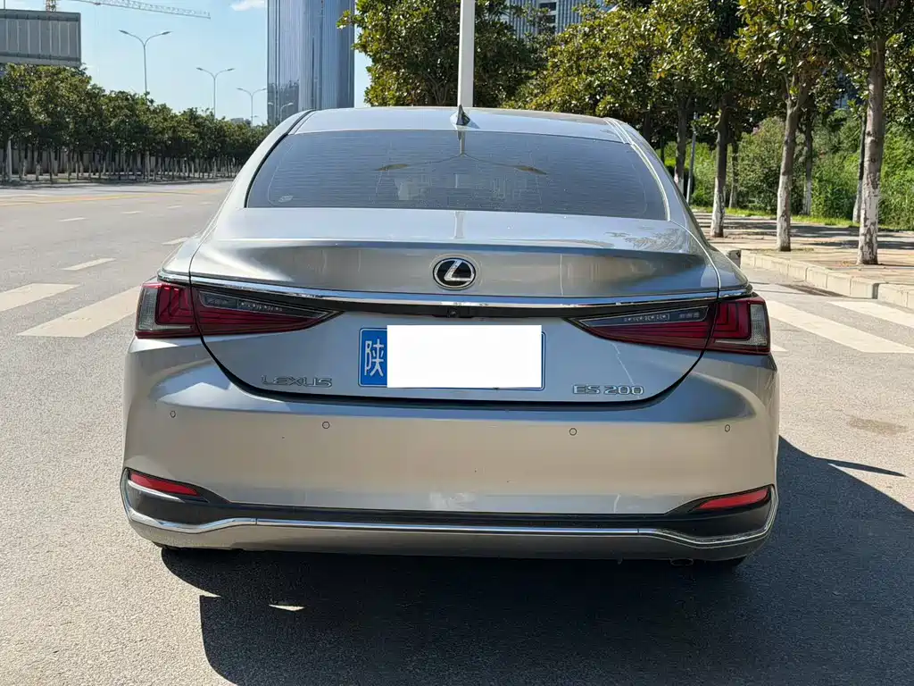 Lexus ES — миниатюра 8