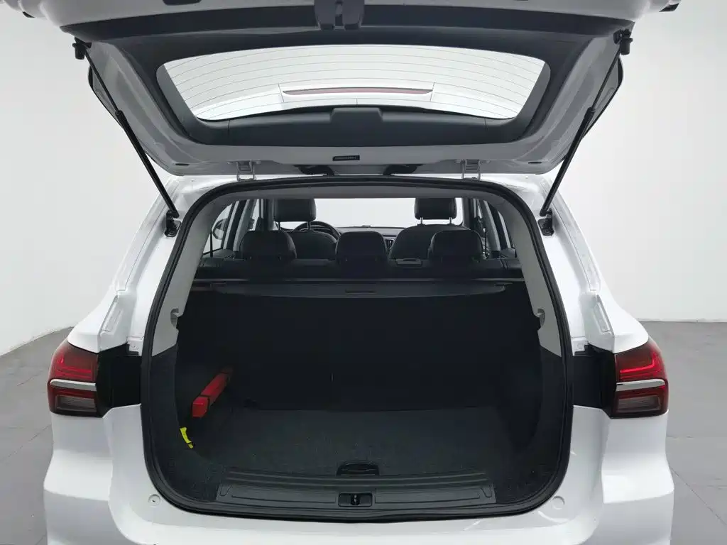 Roewe RX5 — миниатюра 16