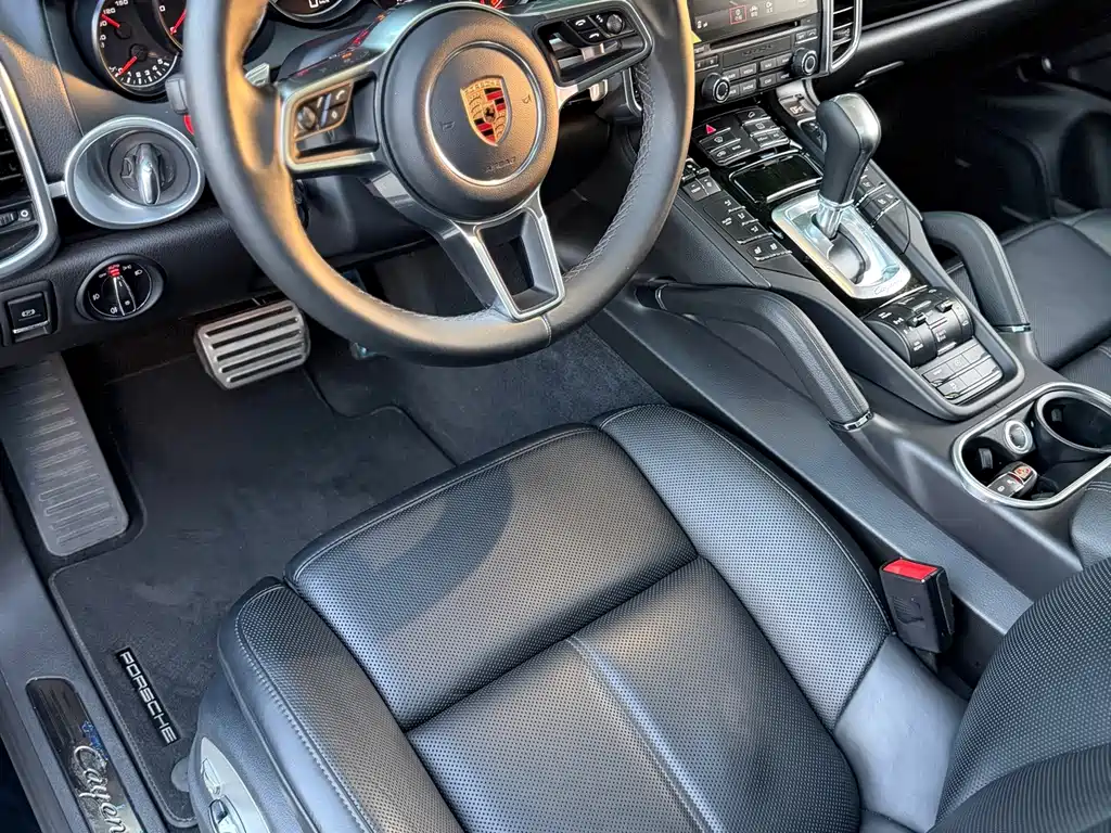 Porsche Cayenne — миниатюра 5