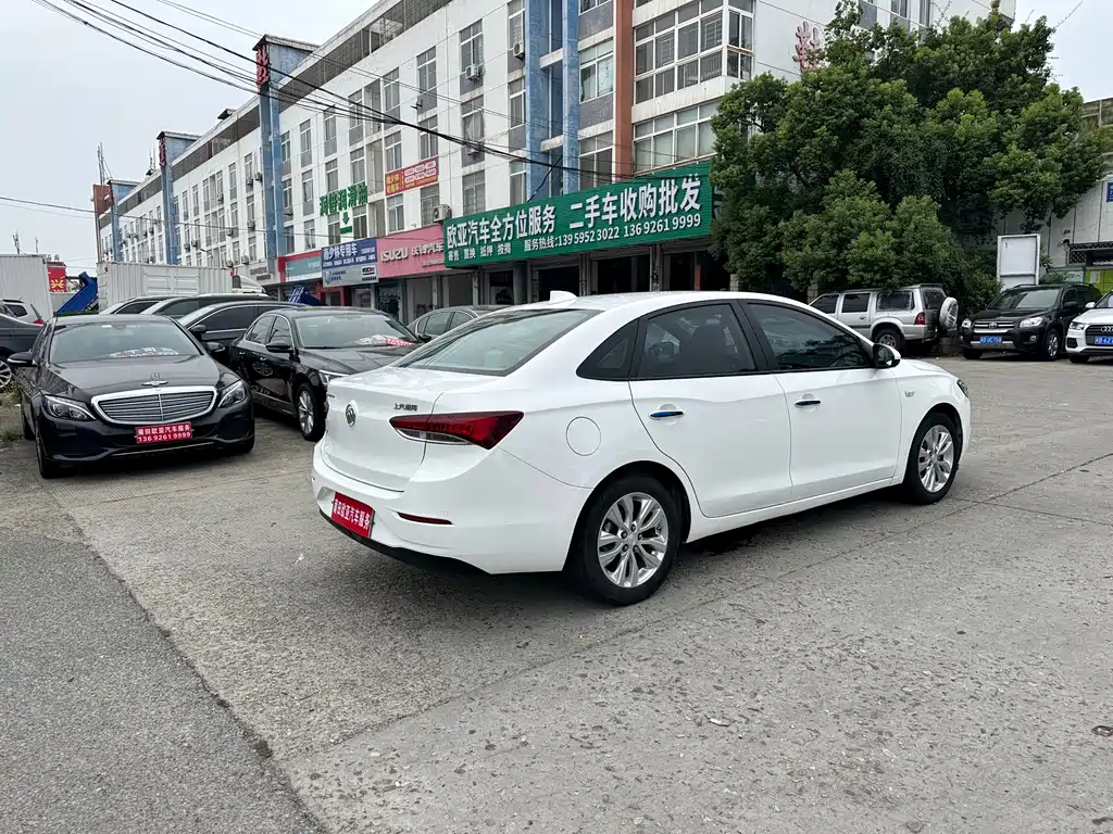 Buick Excelle — миниатюра 8