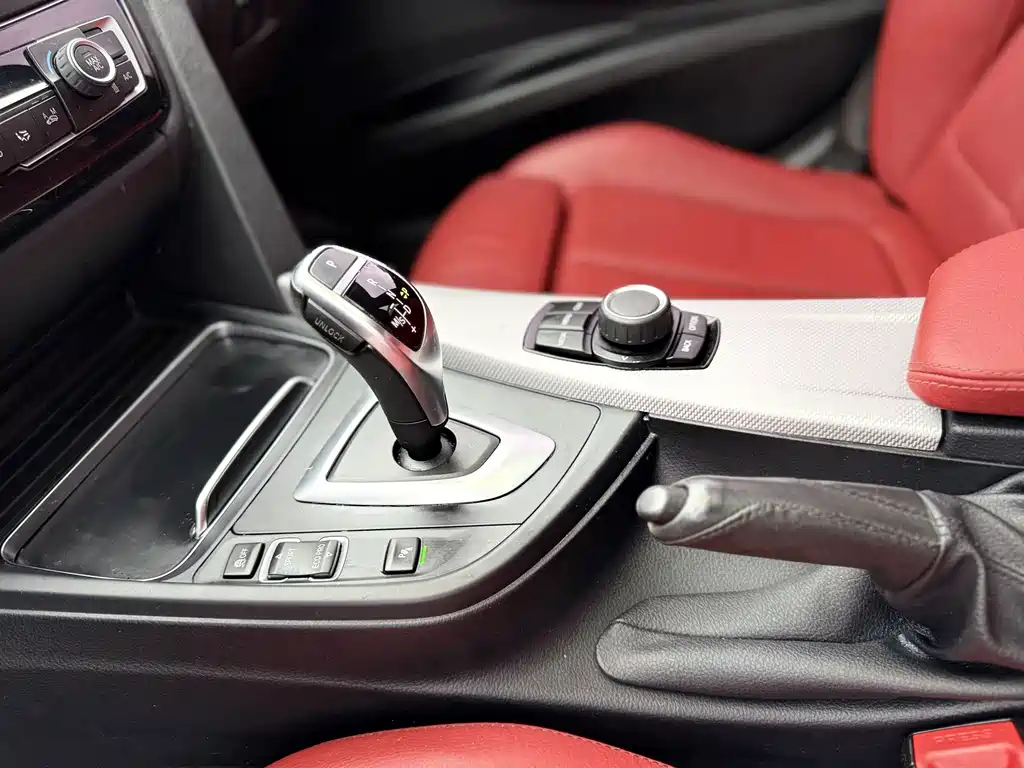 BMW 3 Series — миниатюра 8