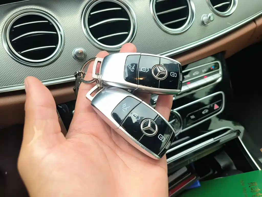 Mercedes-Benz E-Class — миниатюра 12