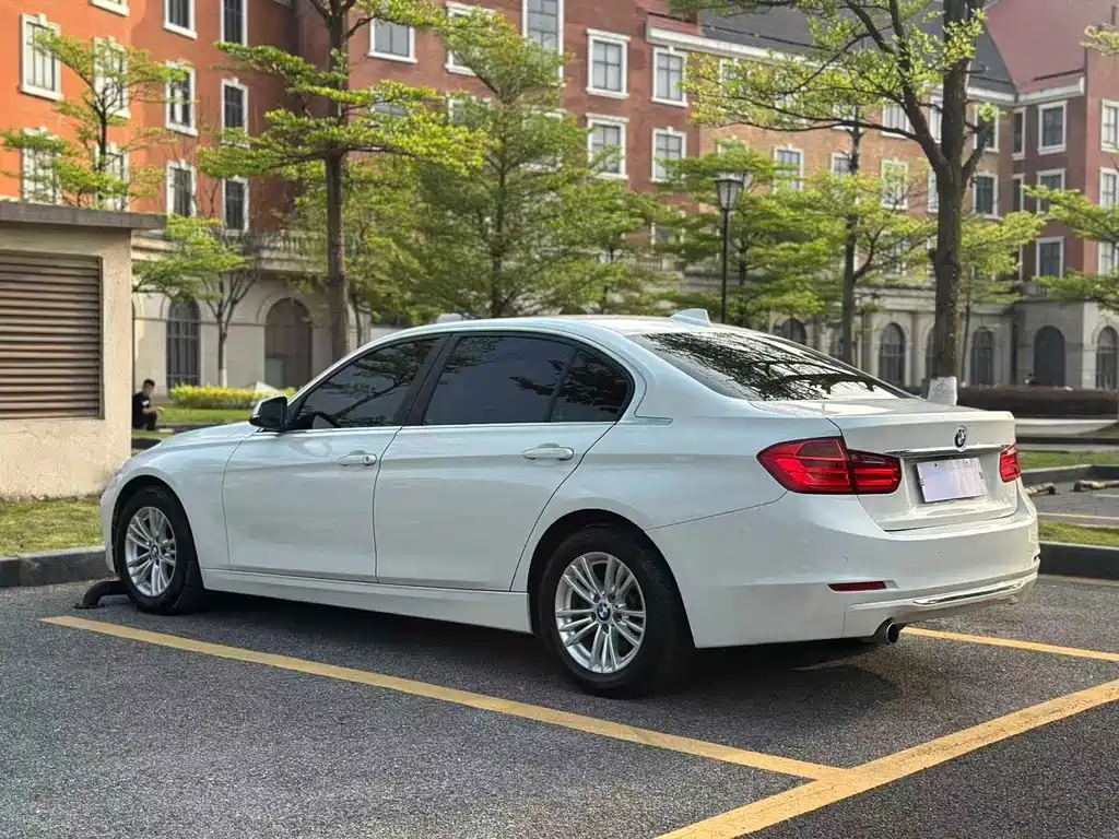 BMW 3 Series — миниатюра 8