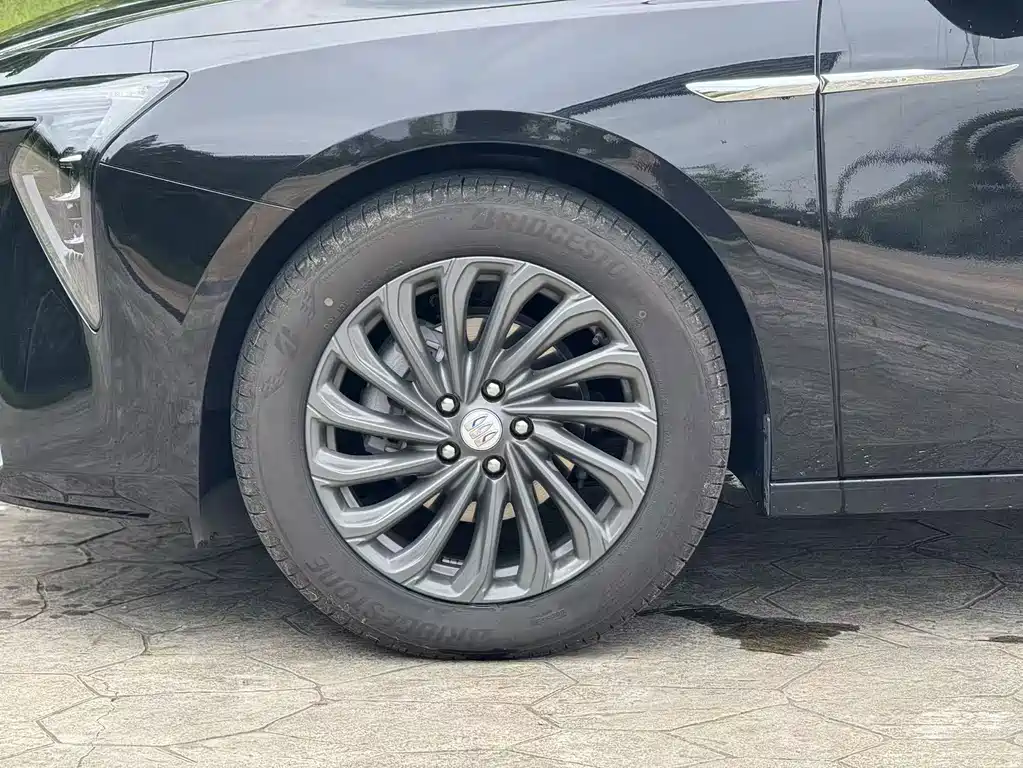 Buick LaCrosse — миниатюра 8