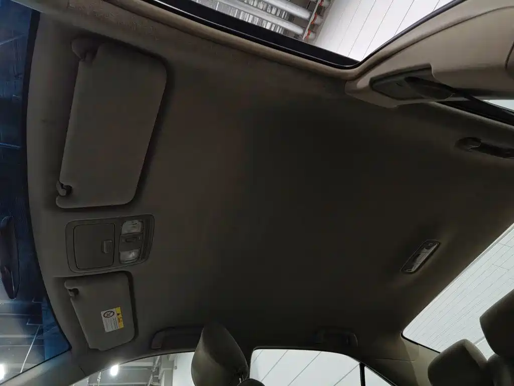 Toyota Camry — миниатюра 14