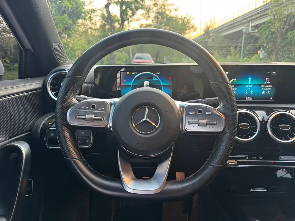 Mercedes-Benz A-Class — миниатюра 11