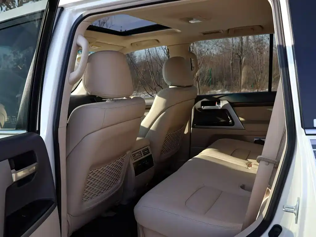 Toyota Land Cruiser 2020 5.7L AT