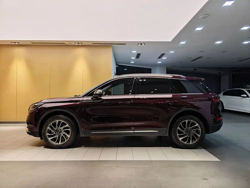 Lincoln Corsair — миниатюра 6