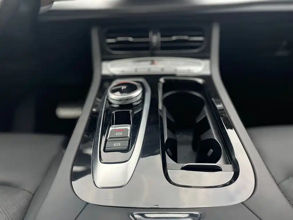 Skyworth EV6 — миниатюра 9