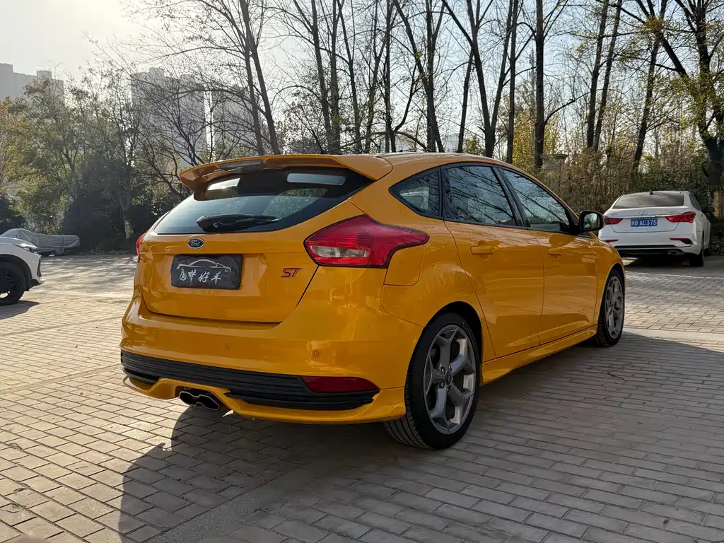 Ford Focus (Import) — миниатюра 4