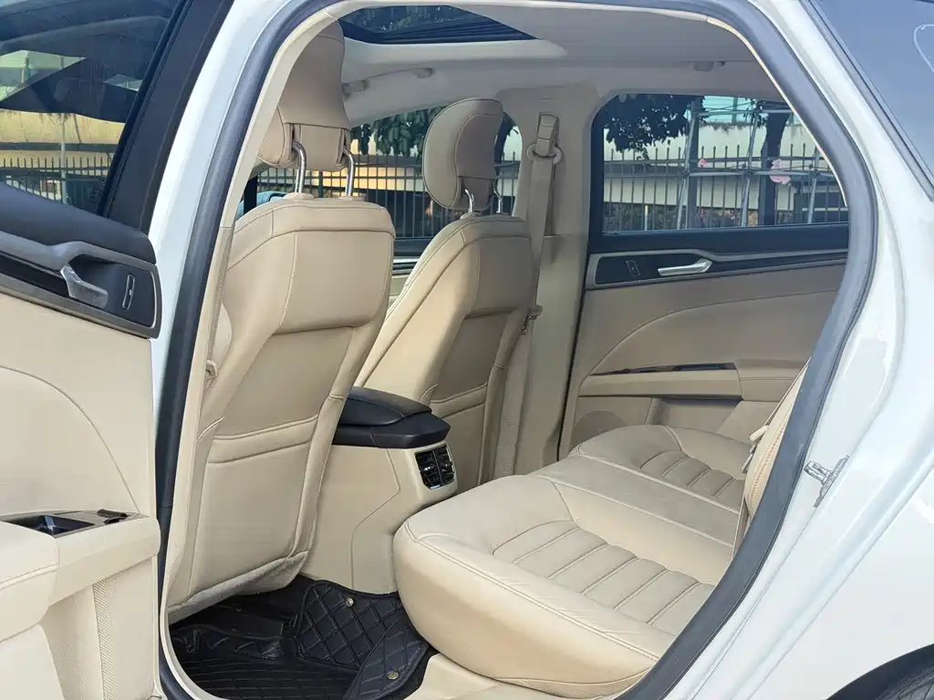 Ford Mondeo — миниатюра 10