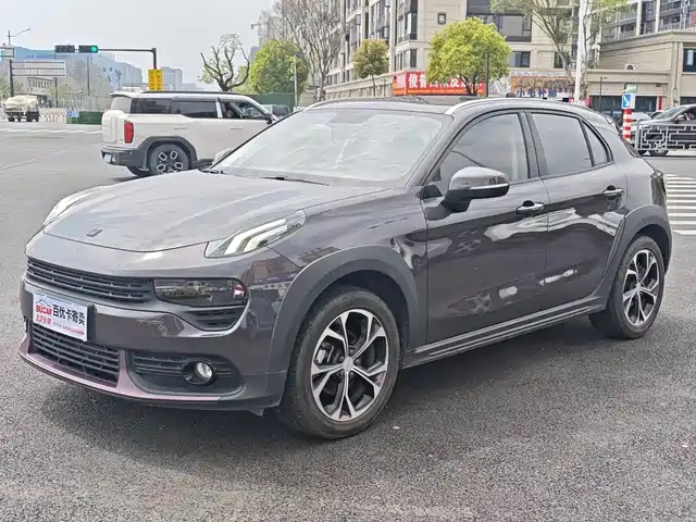 2020 Lynk & Co 02
