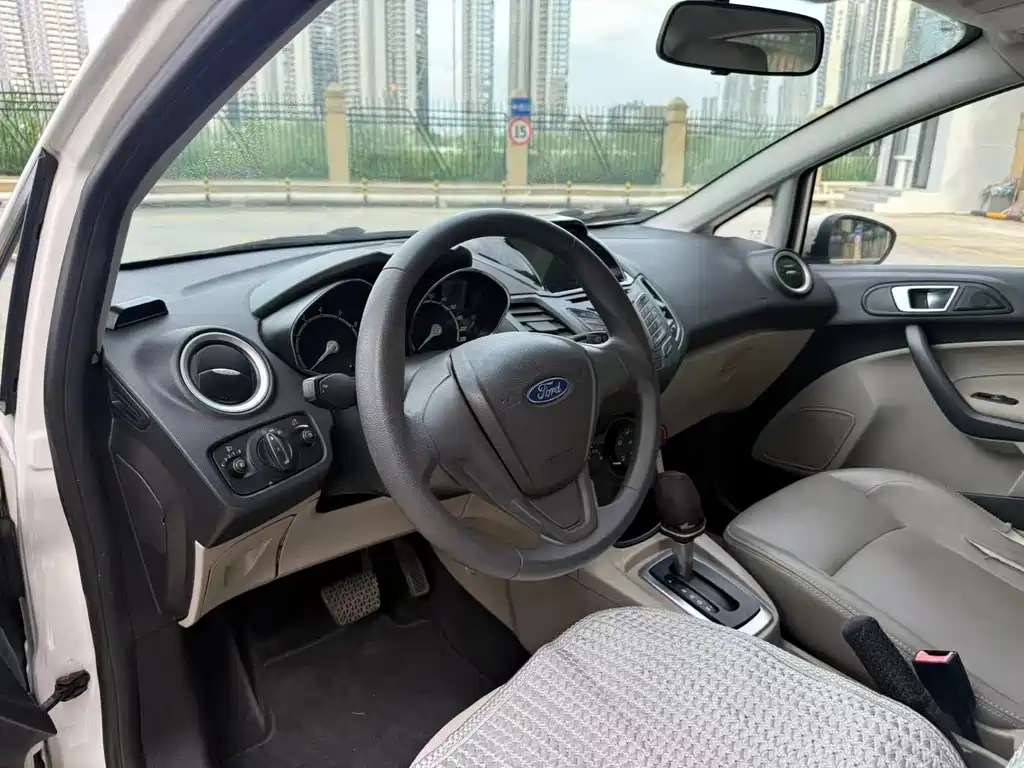 Ford Fiesta — миниатюра 6