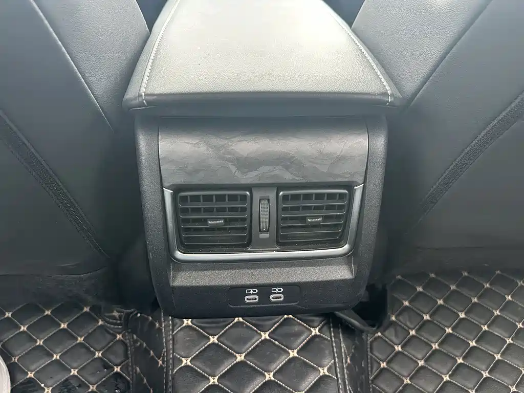 Toyota Camry — миниатюра 12