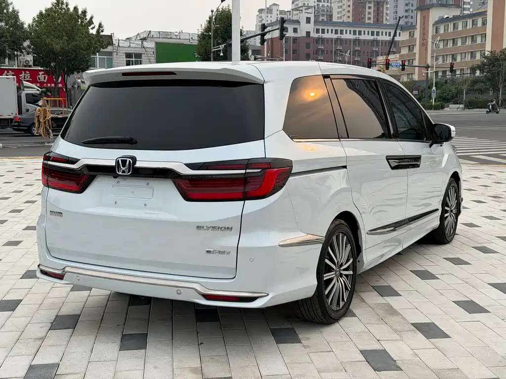 Honda Elysion — миниатюра 8
