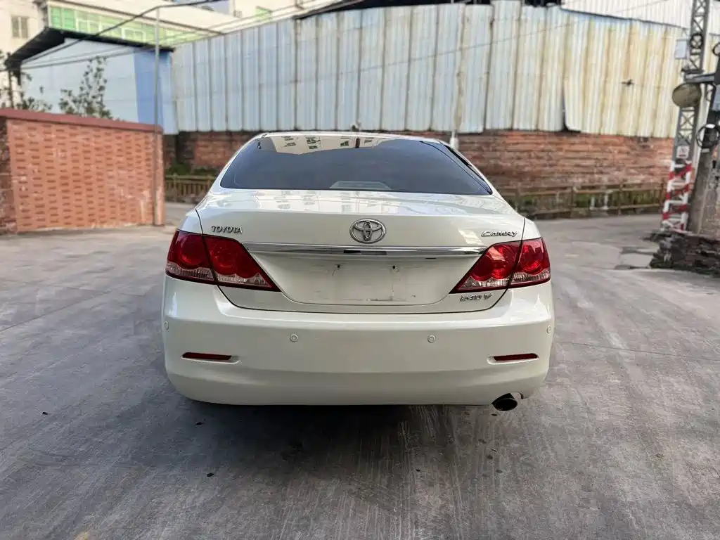 Toyota Camry — миниатюра 6