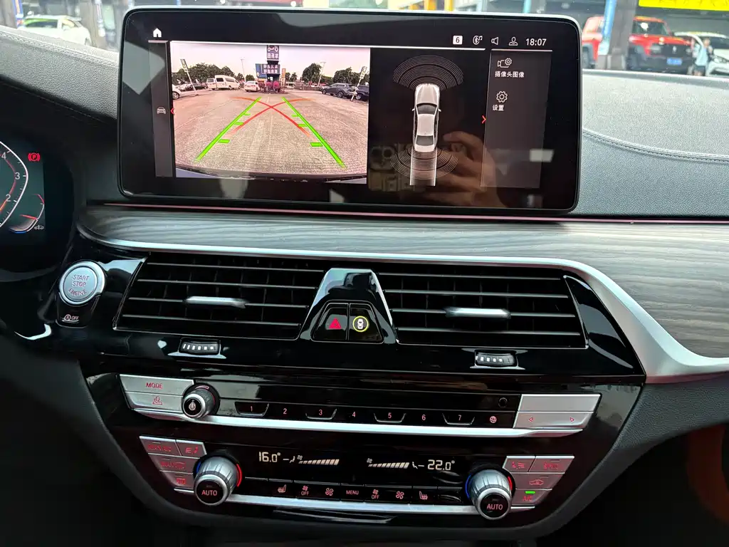 BMW 5 Series — миниатюра 16