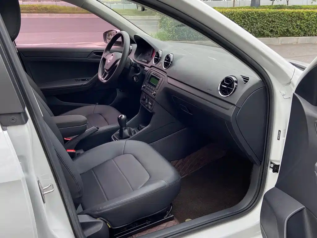 Volkswagen Jetta — миниатюра 6
