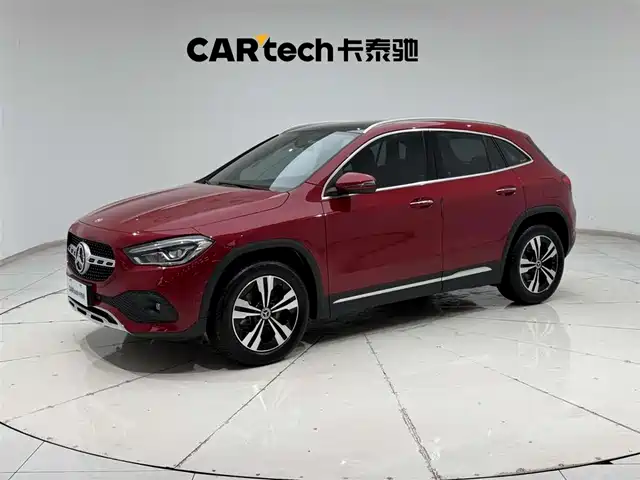 MERCEDES-BENZ GLA