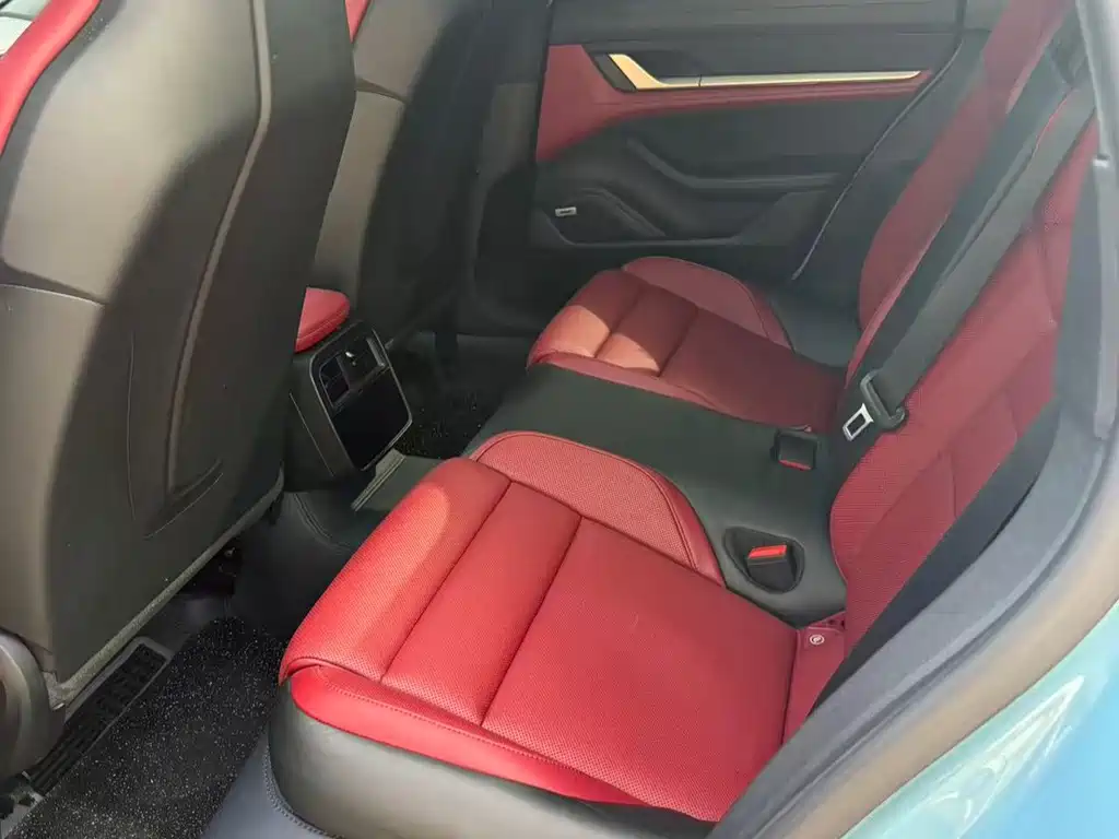 Porsche Taycan — миниатюра 8