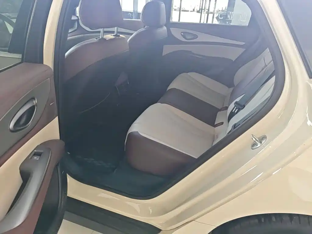 BYD Seal 07 DM-i — миниатюра 17