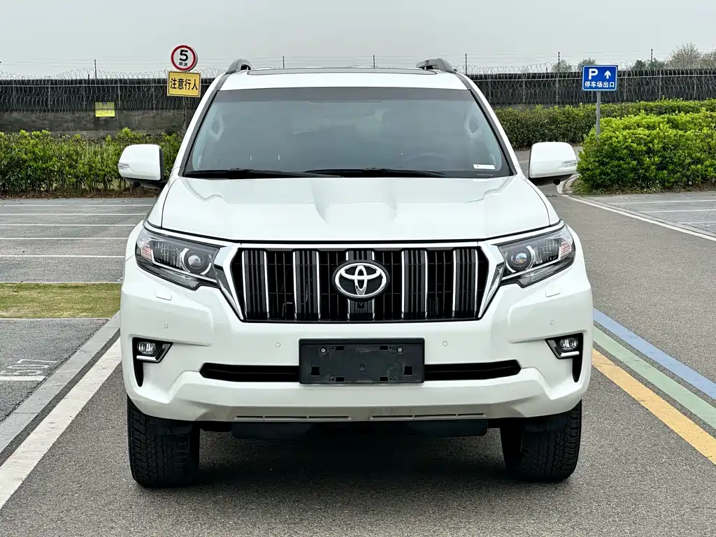 TOYOTA PRADO
