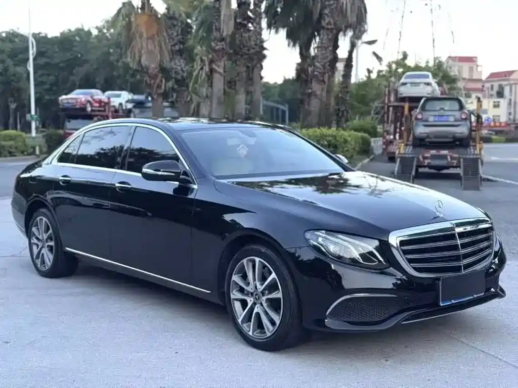 Mercedes-Benz E-Class — миниатюра 3