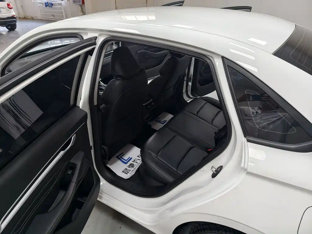 Geely Emgrand — миниатюра 13