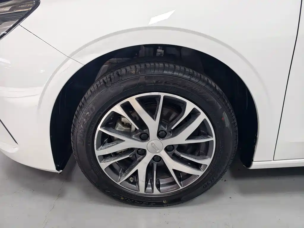 Geely Emgrand — миниатюра 16