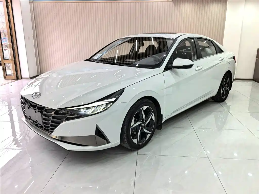 Hyundai Elantra 2023