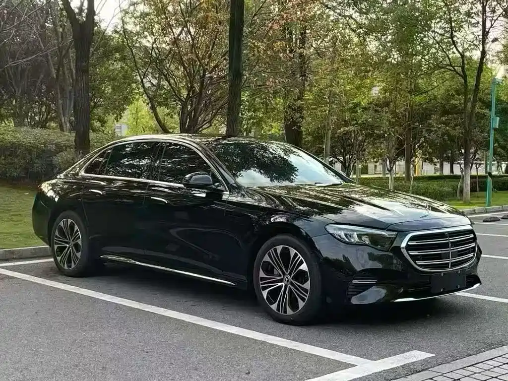 Mercedes-Benz E-Class — миниатюра 3