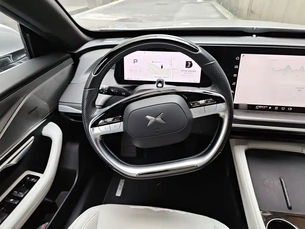 XPeng P7 — миниатюра 11