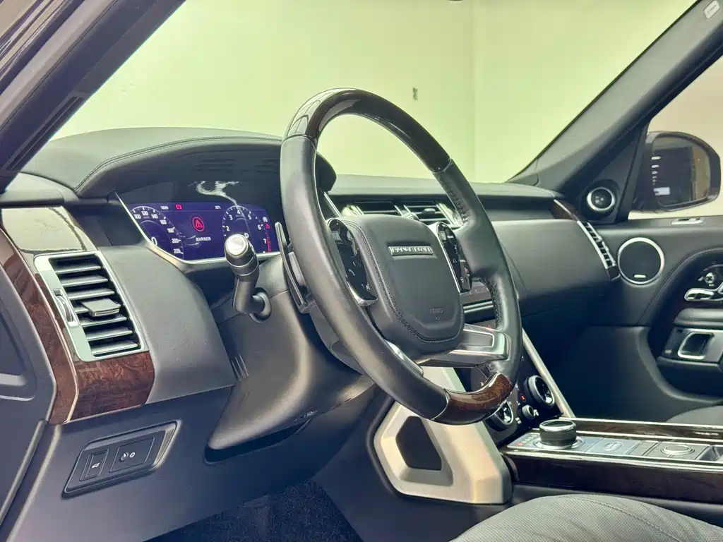 Land Rover Range Rover — миниатюра 7