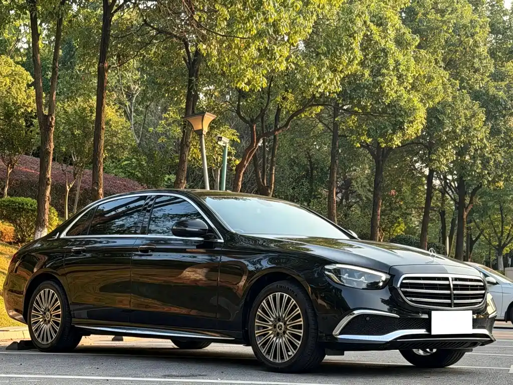 Mercedes-Benz E-Class — миниатюра 3