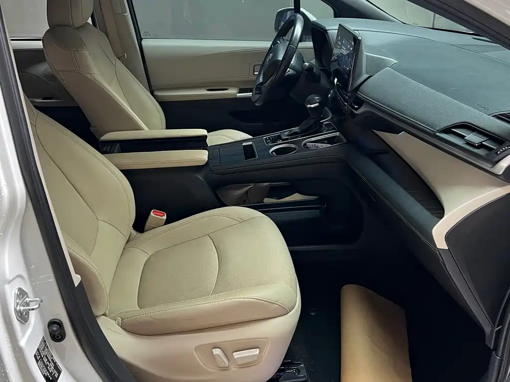 Toyota Sienna 2021 2.5L Luxury