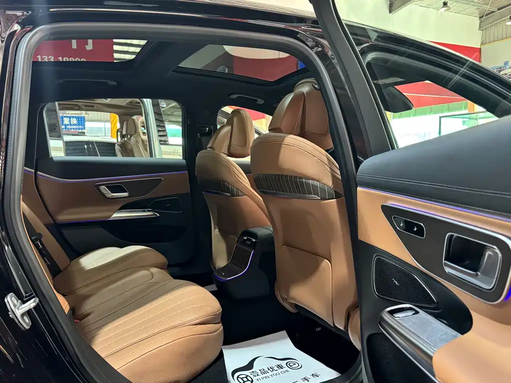 Mercedes-Benz E-Class — миниатюра 9