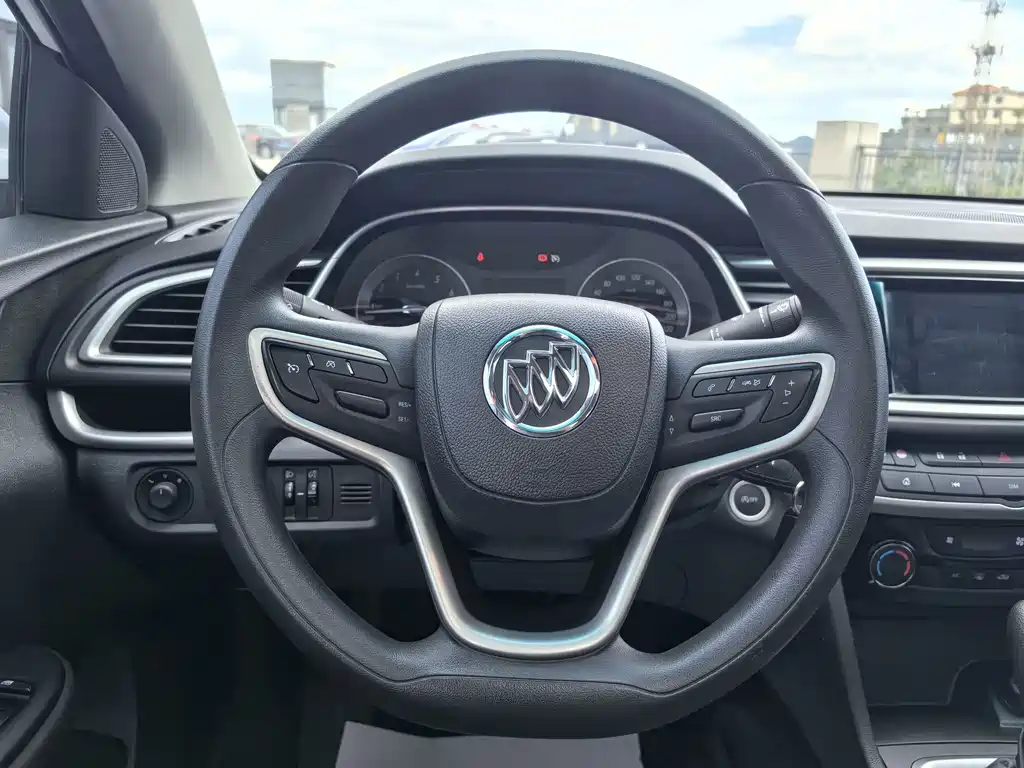Buick Excelle — миниатюра 10