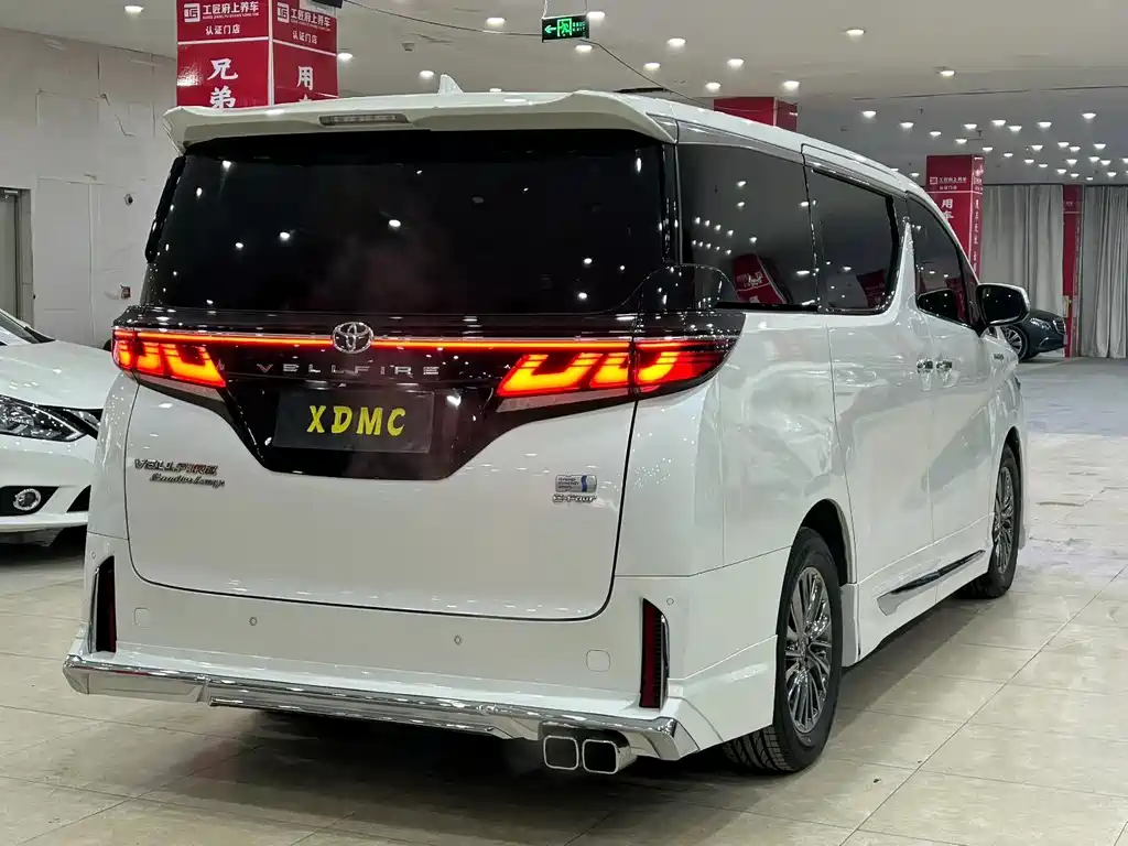 Toyota Vellfire 2021 2.5L HV Luxury