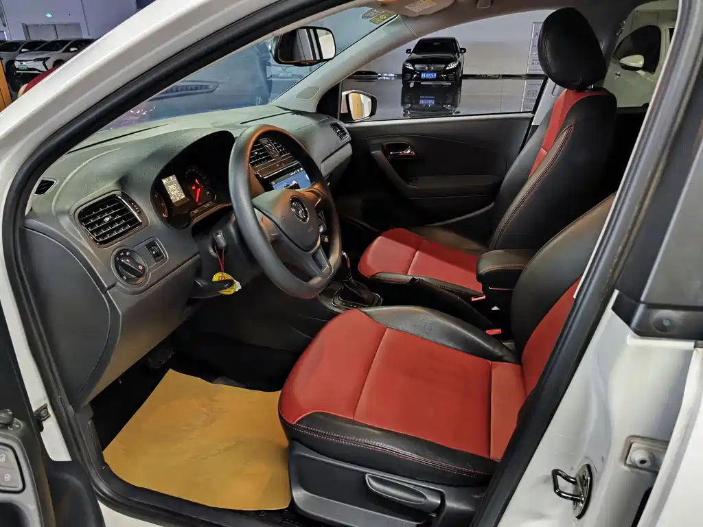 Volkswagen Polo — миниатюра 8