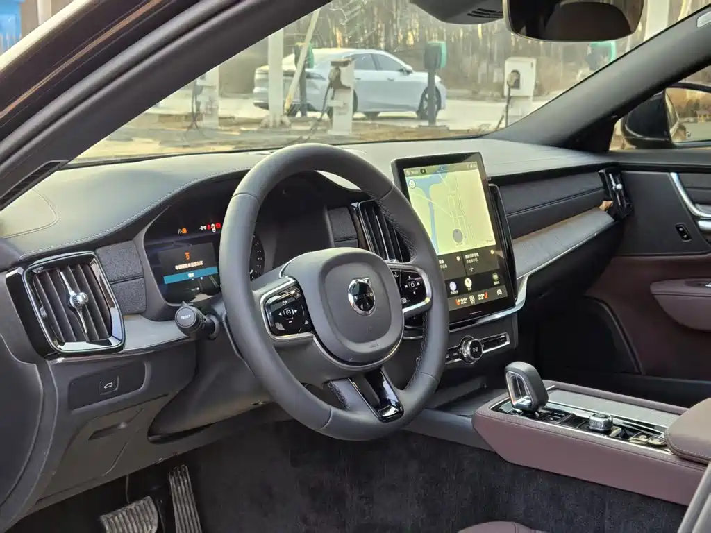 Volvo S90 2026 B5 Luxury